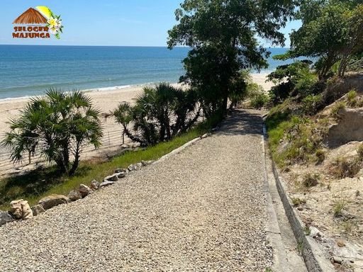 Accès à la plage
